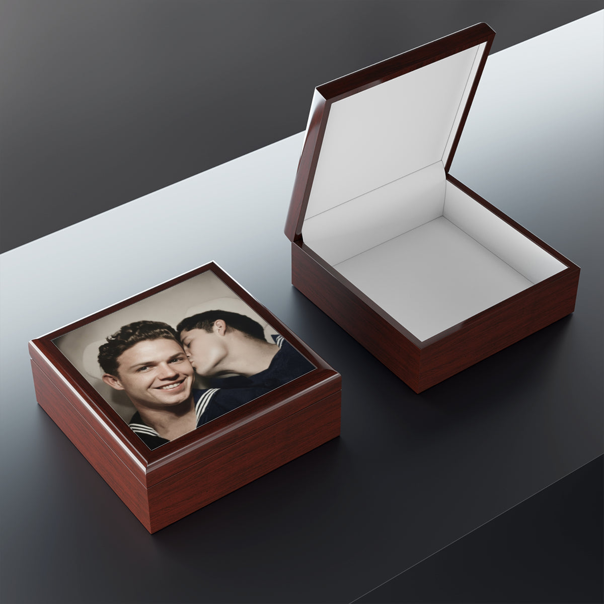 Paire 035 | Vintage Photobooth Series | A Kiss on the Cheek Keepsake Box