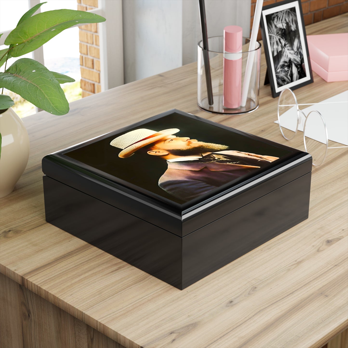 celibataire 014 | Keepsake Box