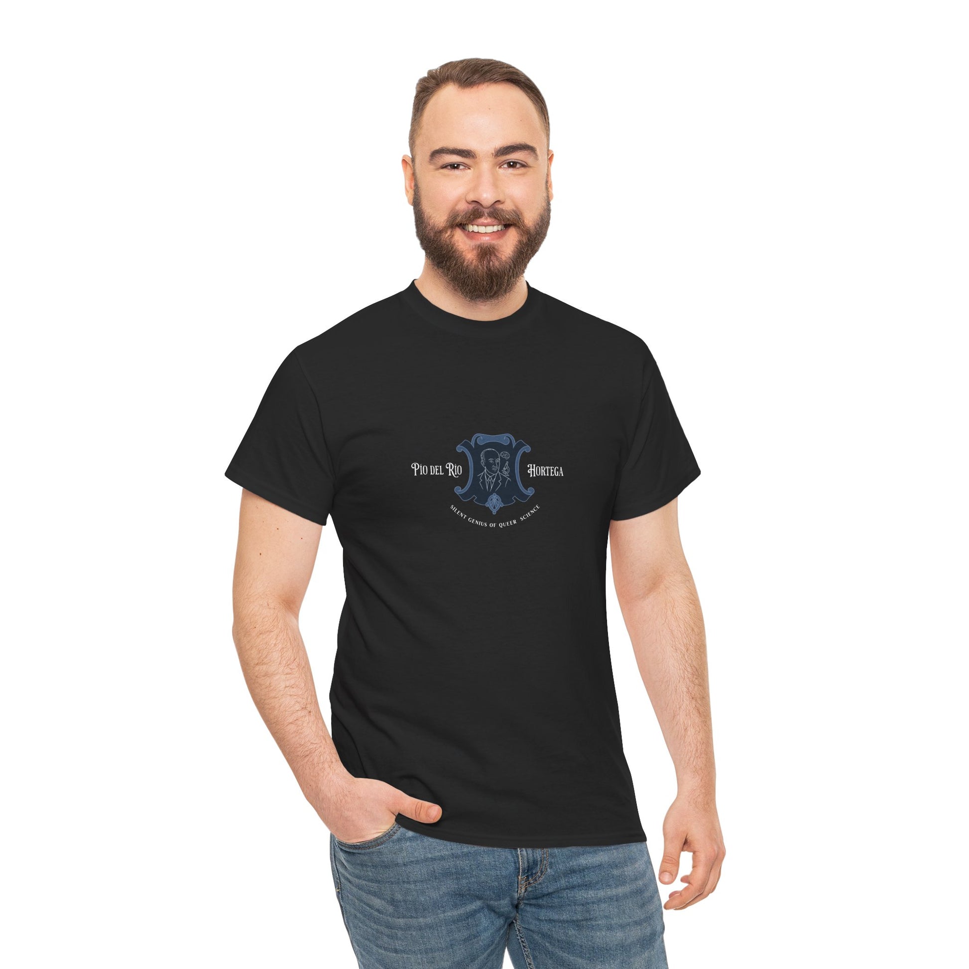 t-shirt with a Jean Cocteau–inspired line drawing of Pío del Río Hortega framed in a blue crest. This refined graphic design pays tribute to queer scientific brilliance with the phrase “Silent Genius of Queer Science” below. A bold shirt for quiet revolutions.