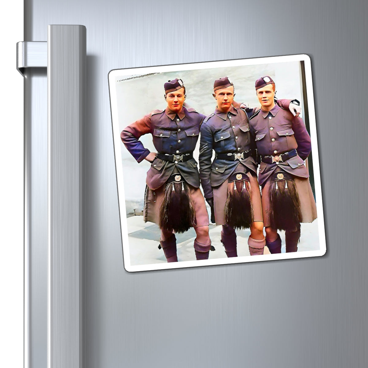 hommes 014 | Magnets Vintage Men Kilts Scotland Uniform Old Photo Queer Gay LGBTQ Leather