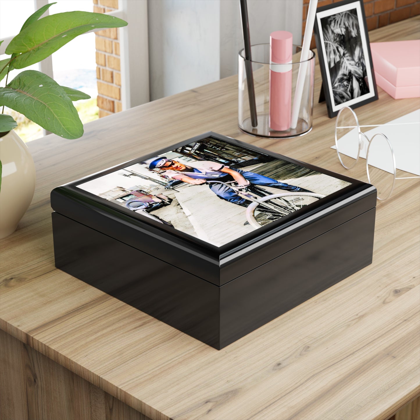 celibataire 031 | Keepsake Box