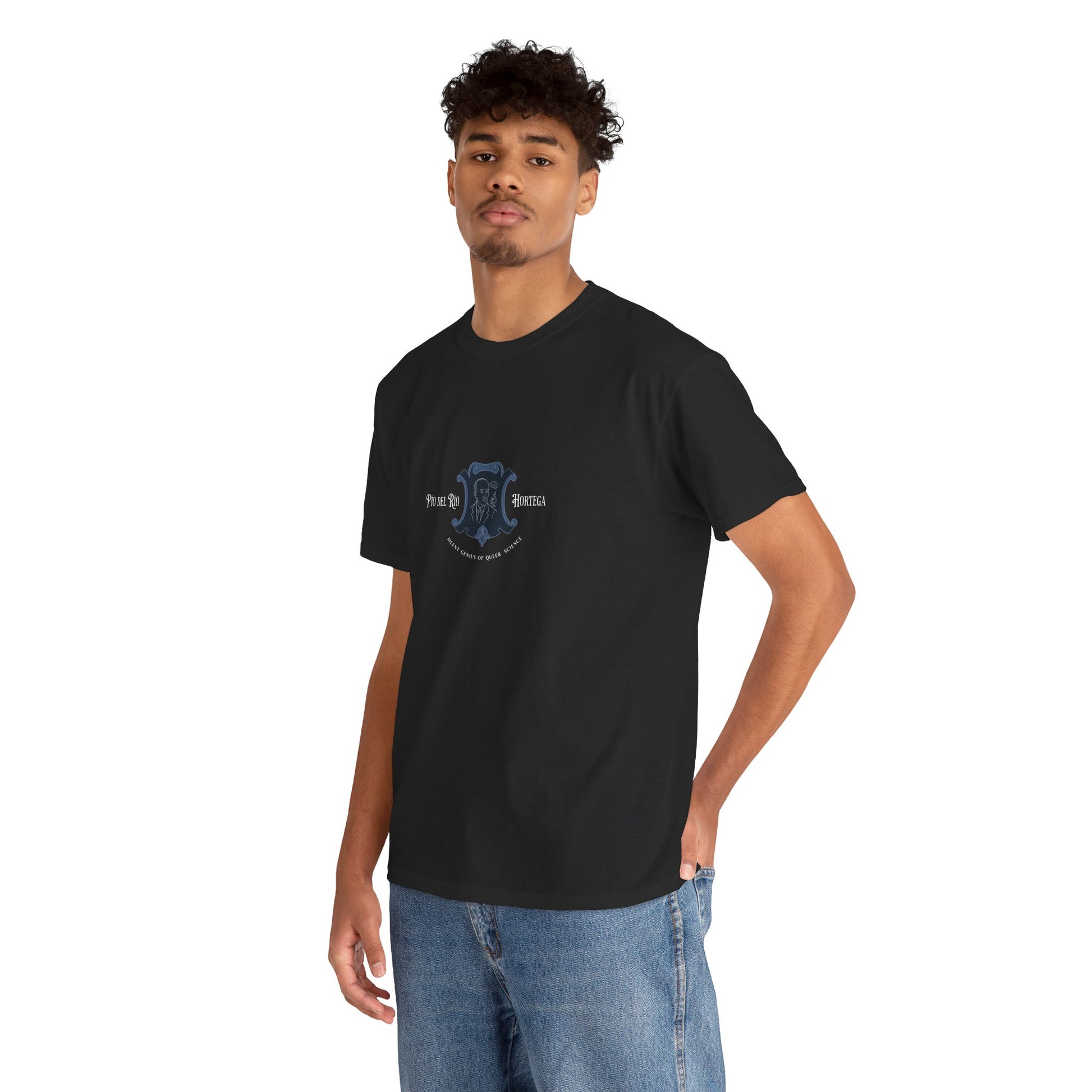 t-shirt with a Jean Cocteau–inspired line drawing of Pío del Río Hortega framed in a blue crest. This refined graphic design pays tribute to queer scientific brilliance with the phrase “Silent Genius of Queer Science” below. A bold shirt for quiet revolutions.