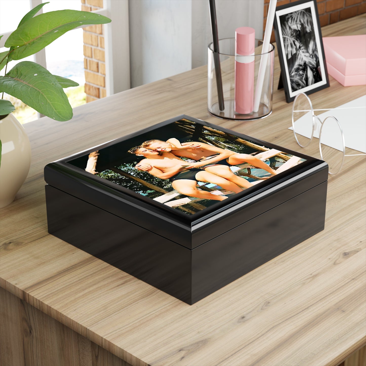 nager 012 | Keepsake Box