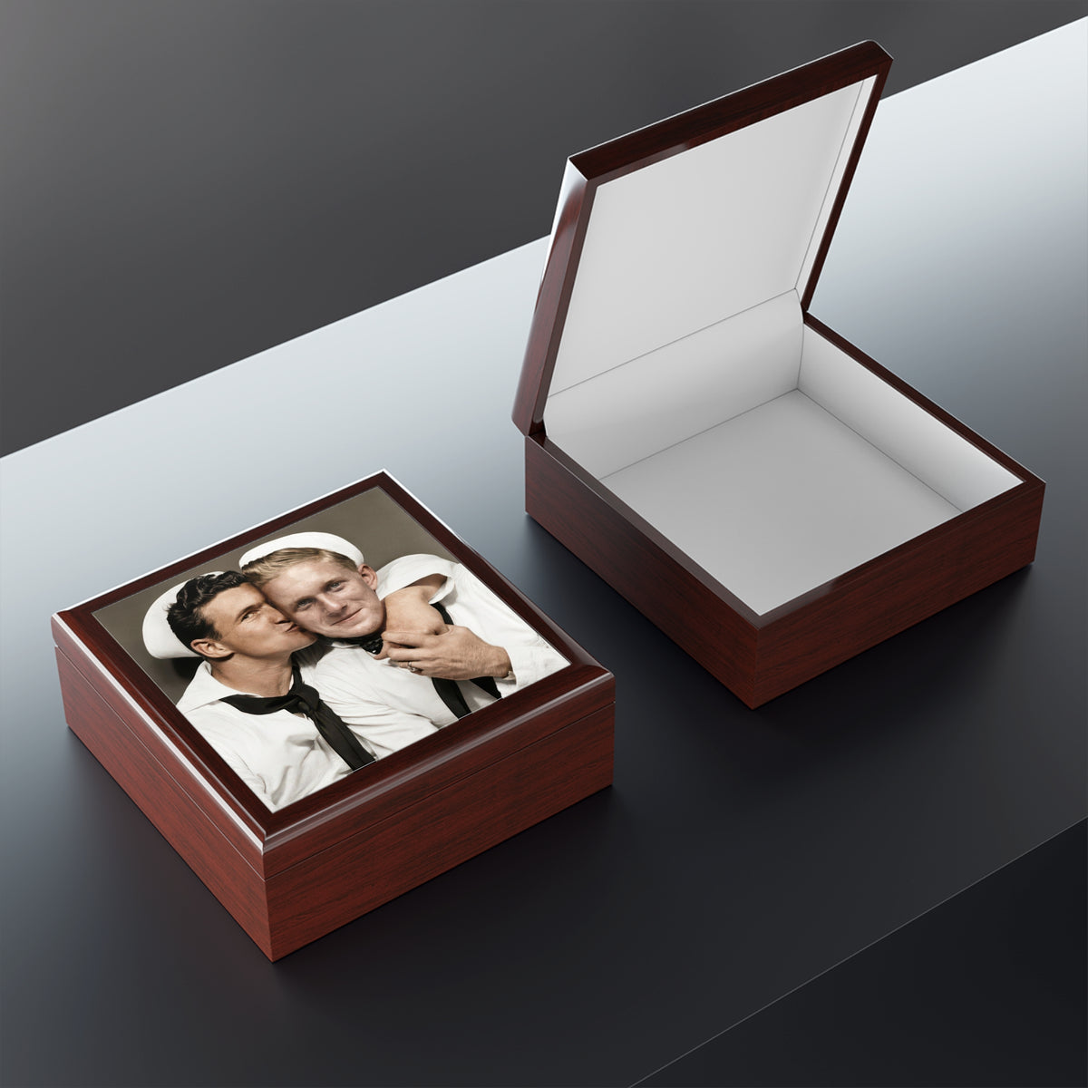 Paire 156 | Vintage Photobooth Series | Sailor Cheek Kiss Keepsake Box