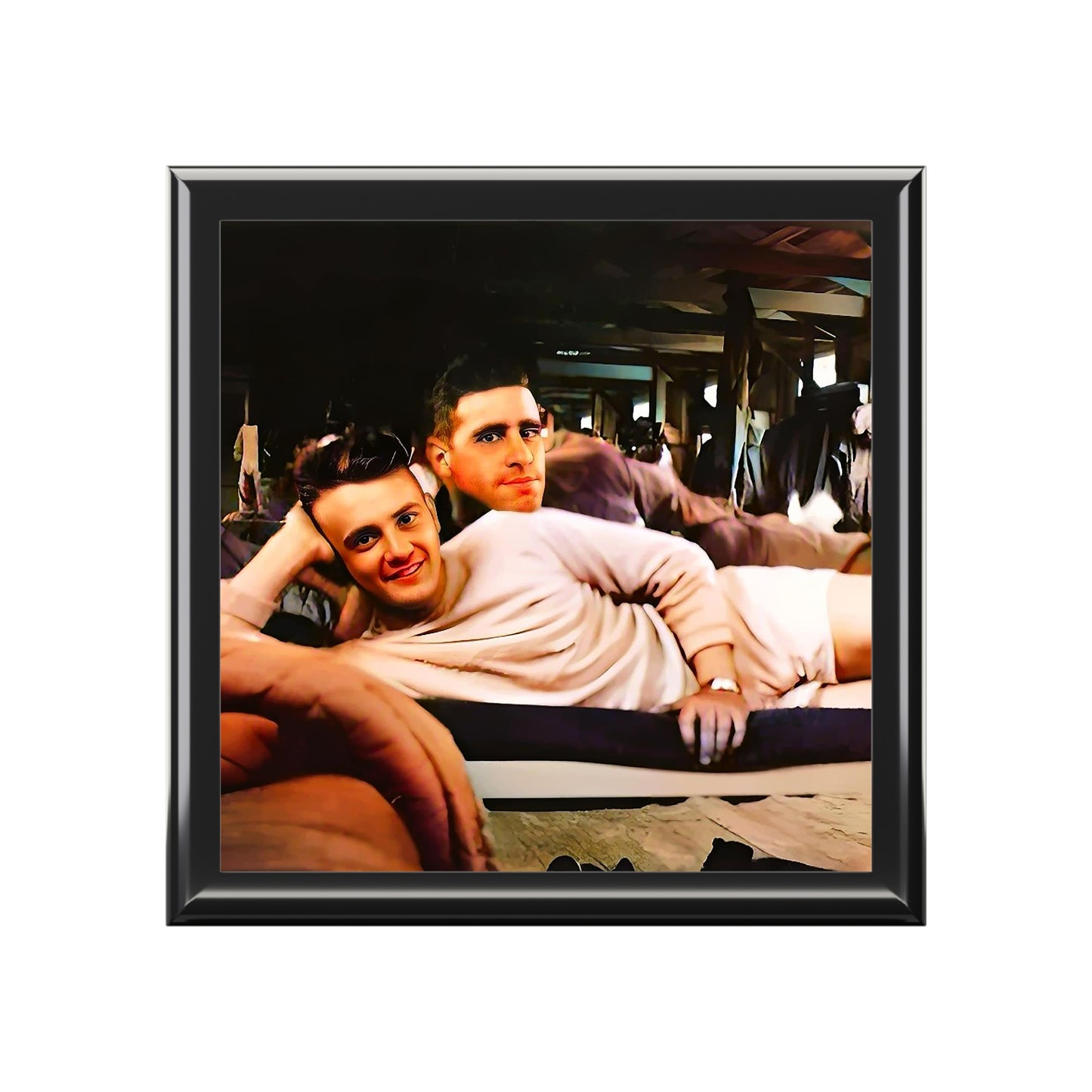 paire 060 | Keepsake Box Tel Aviv Israel Soldiers Training Couple Vintage Affectionate Men Queer