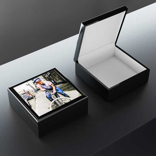 celibataire 031 | Keepsake Box Vintage Male Bike Bicycle Messenger Old Cars Handsome Gay Queer
