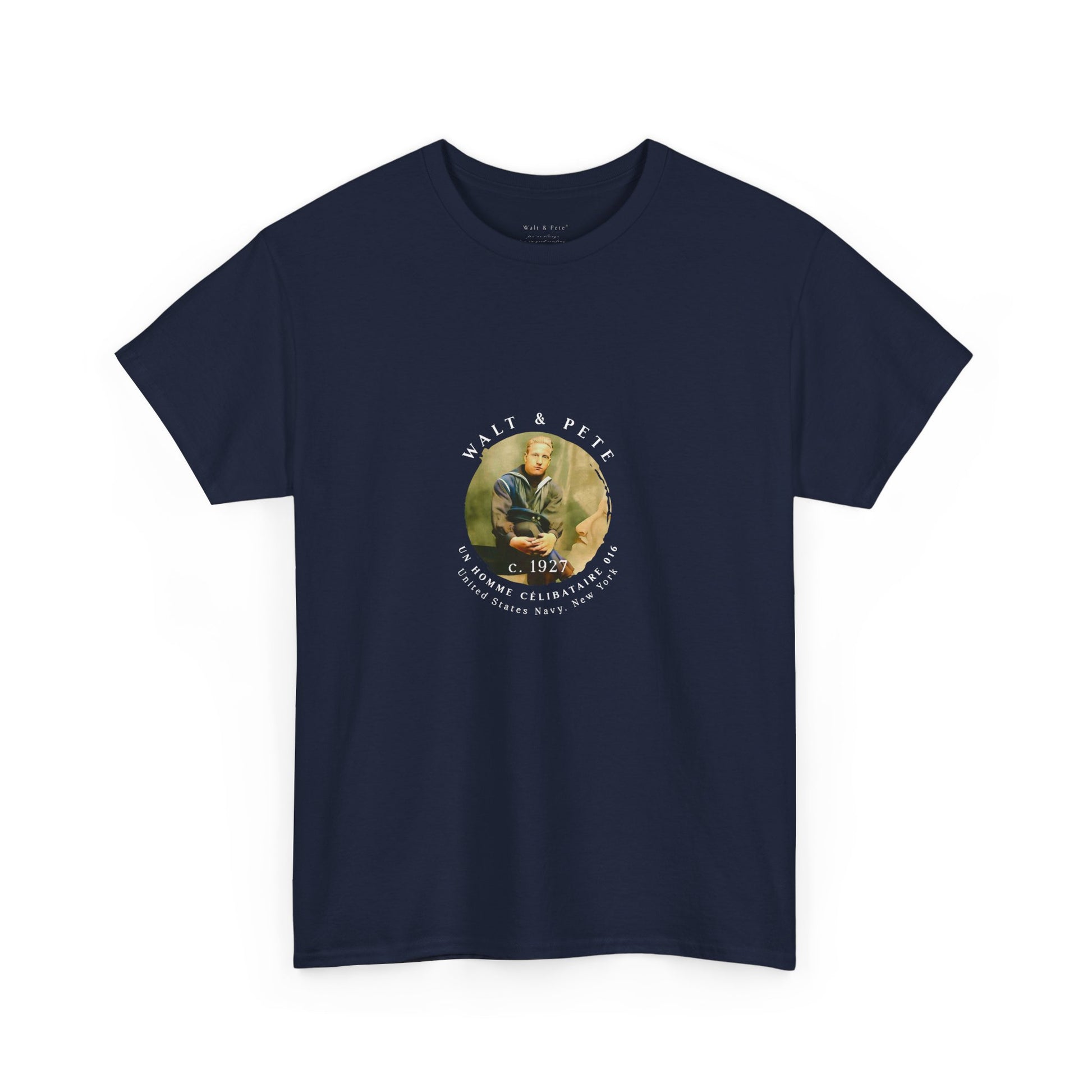un homme célibataire 016 | Vintage Photo T-Shirt US Navy Art Deco Paper Moon Sailor Stage Prop