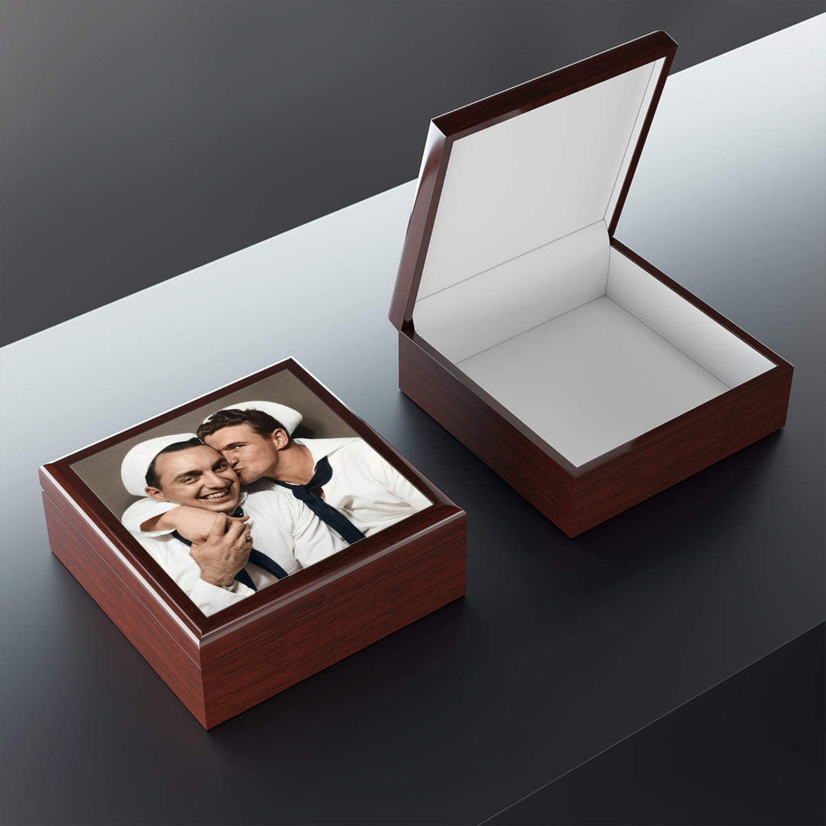Paire 155 | Vintage Photobooth Series | Sailor Cheek Kiss Keepsake Box