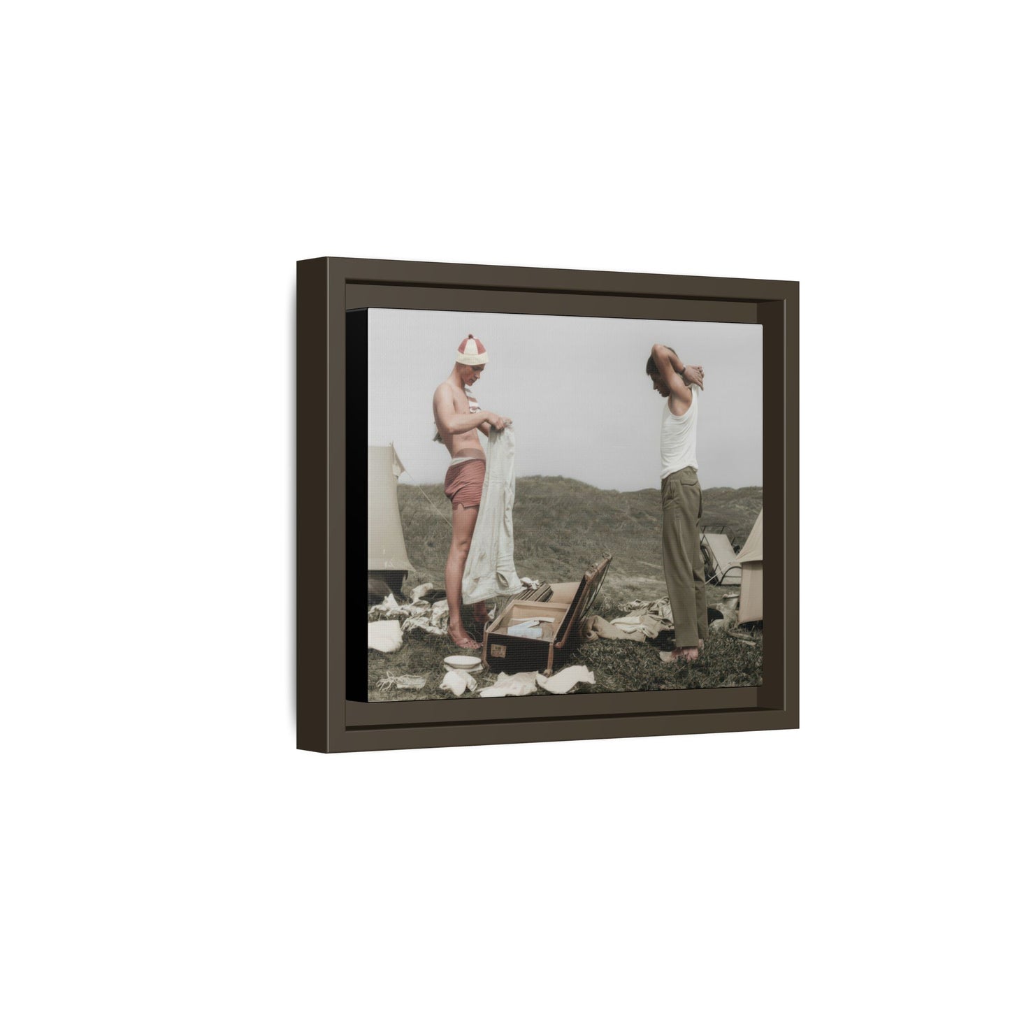 paire 077 | Framed Vintage Photo - Matte Canvas
