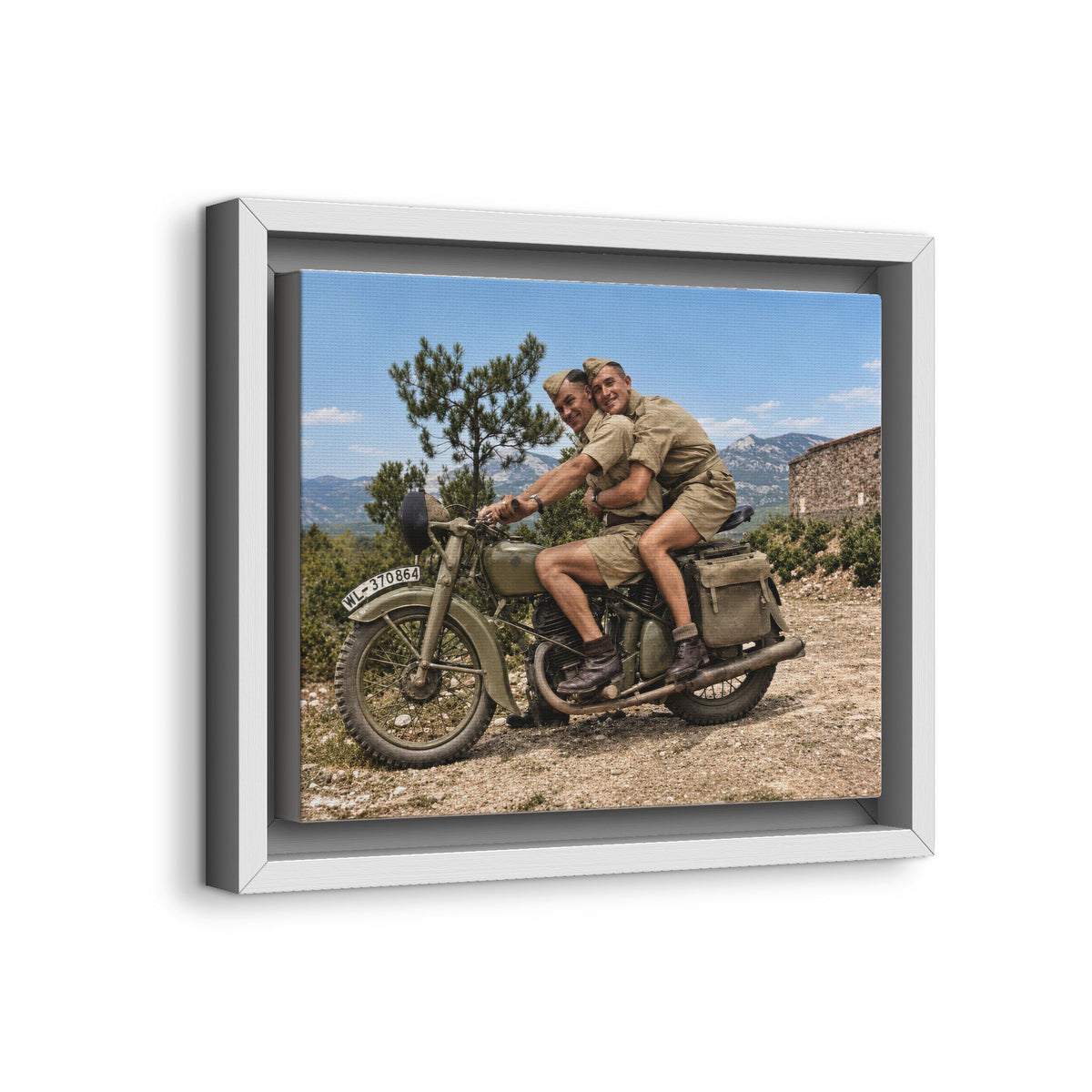 paire 166 | Framed Vintage Photo - Matte Canvas