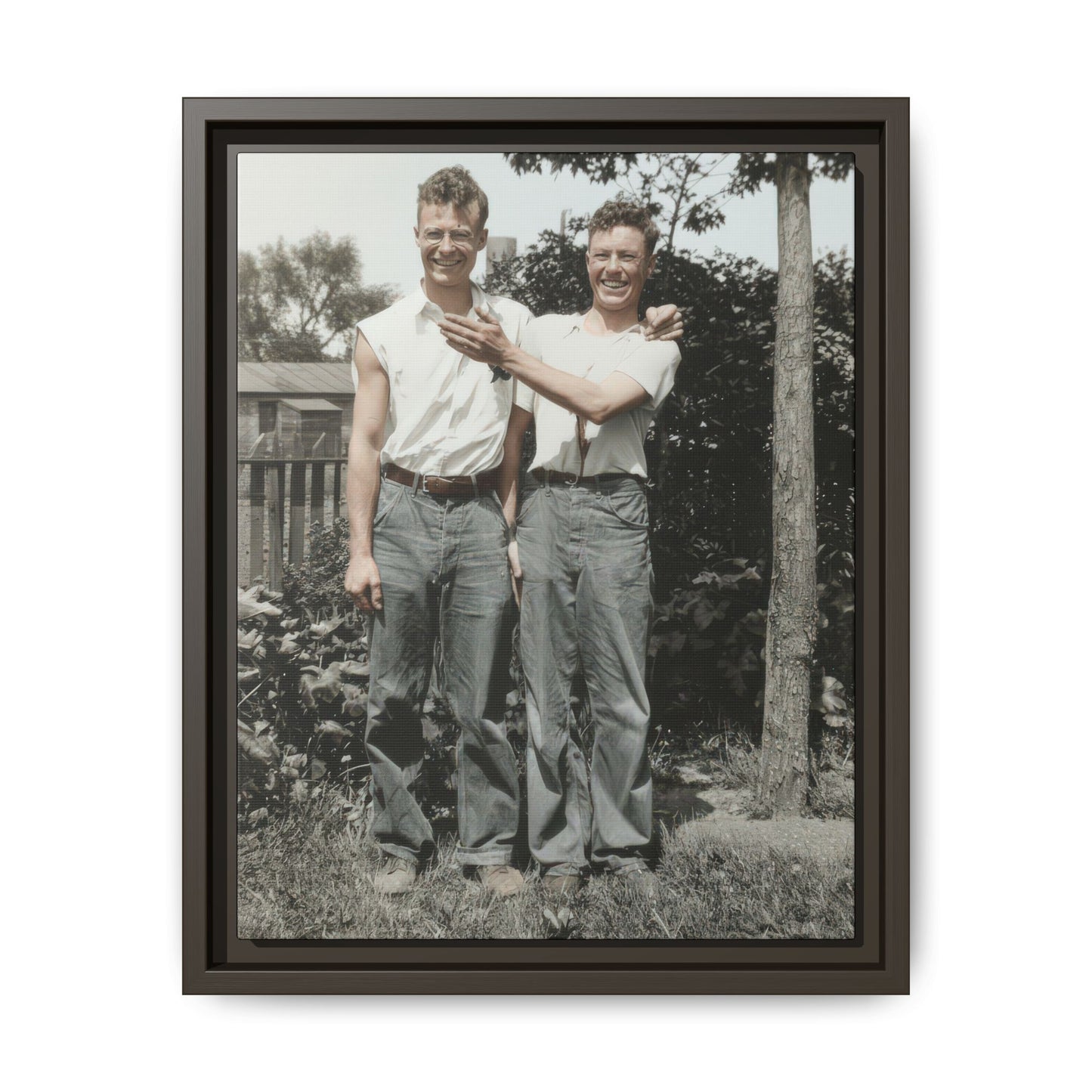 paire 052 | Framed Vintage Photo - Matte Canvas