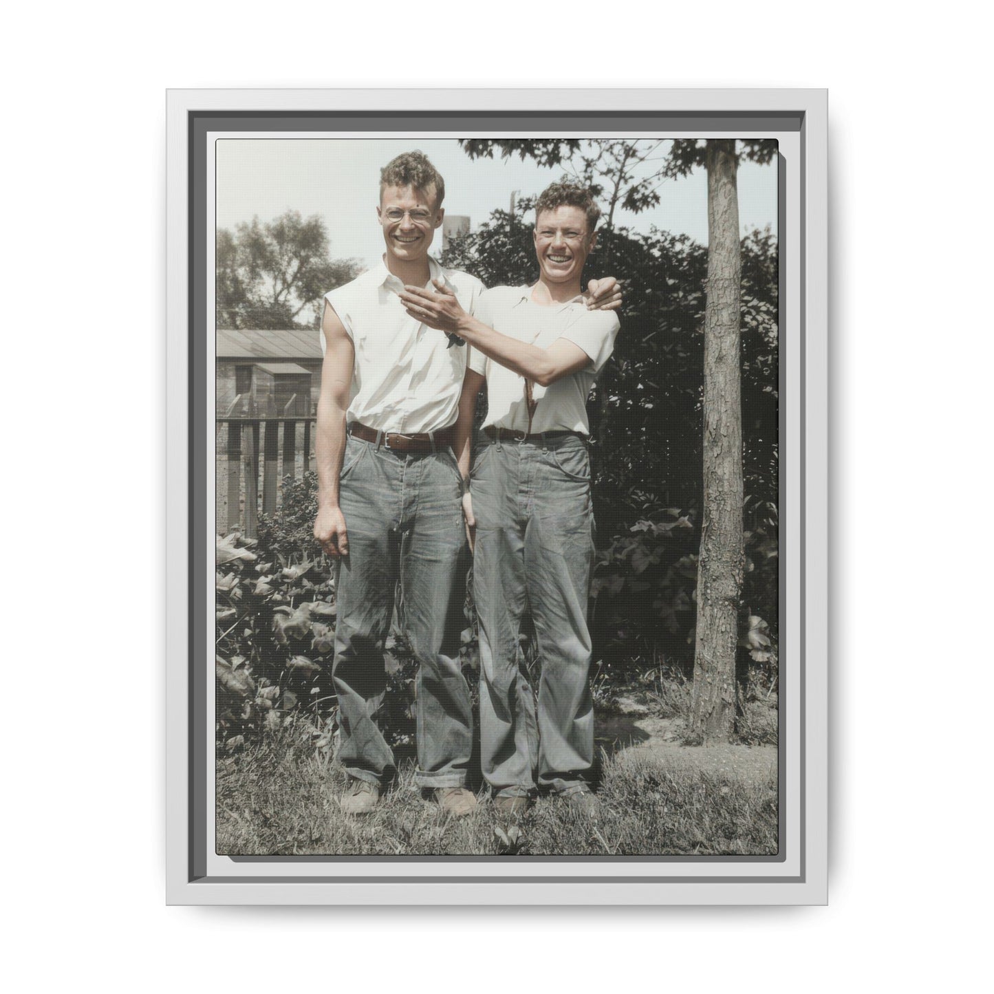 paire 052 | Framed Vintage Photo - Matte Canvas
