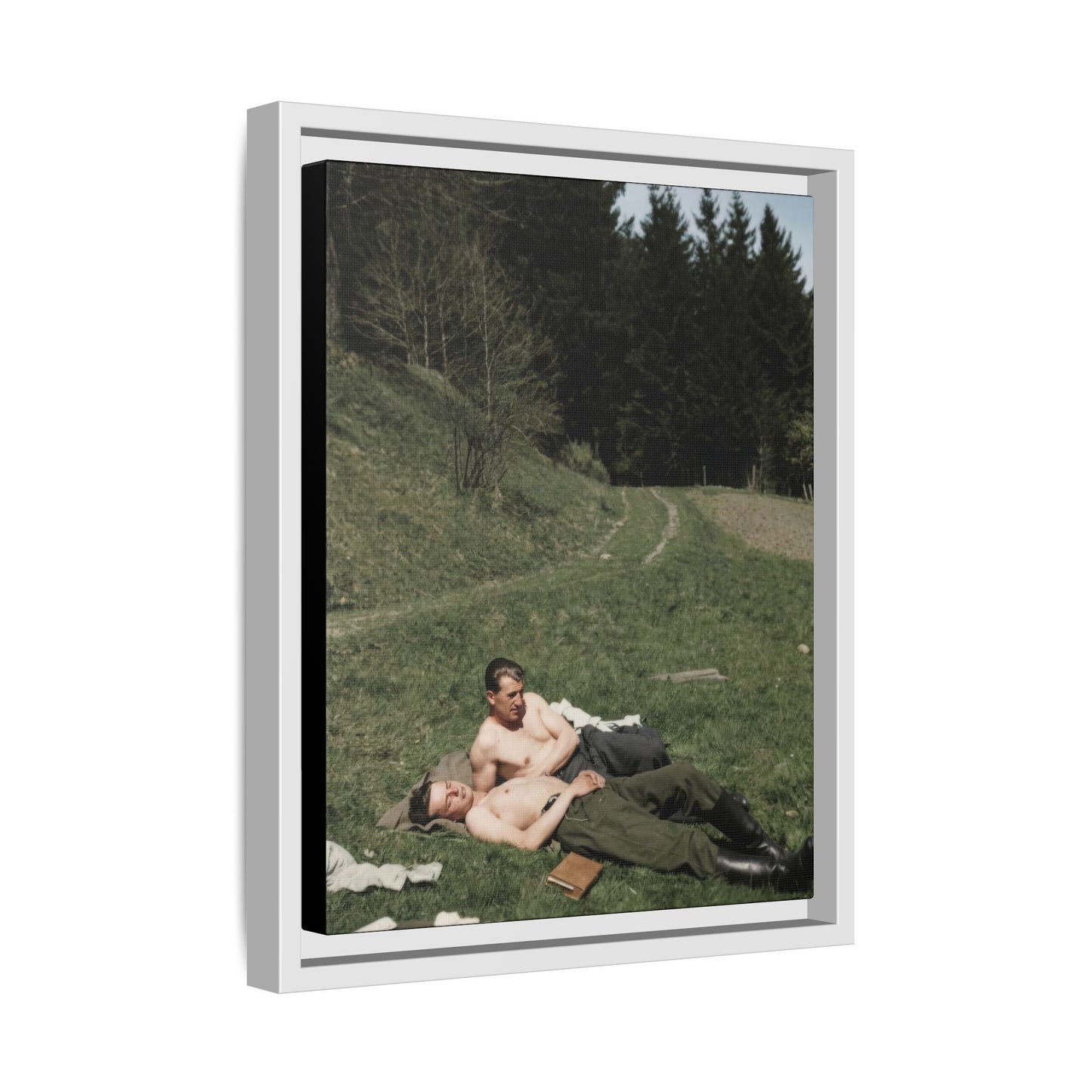 paire 073 | Framed Vintage Photo - Matte Canvas