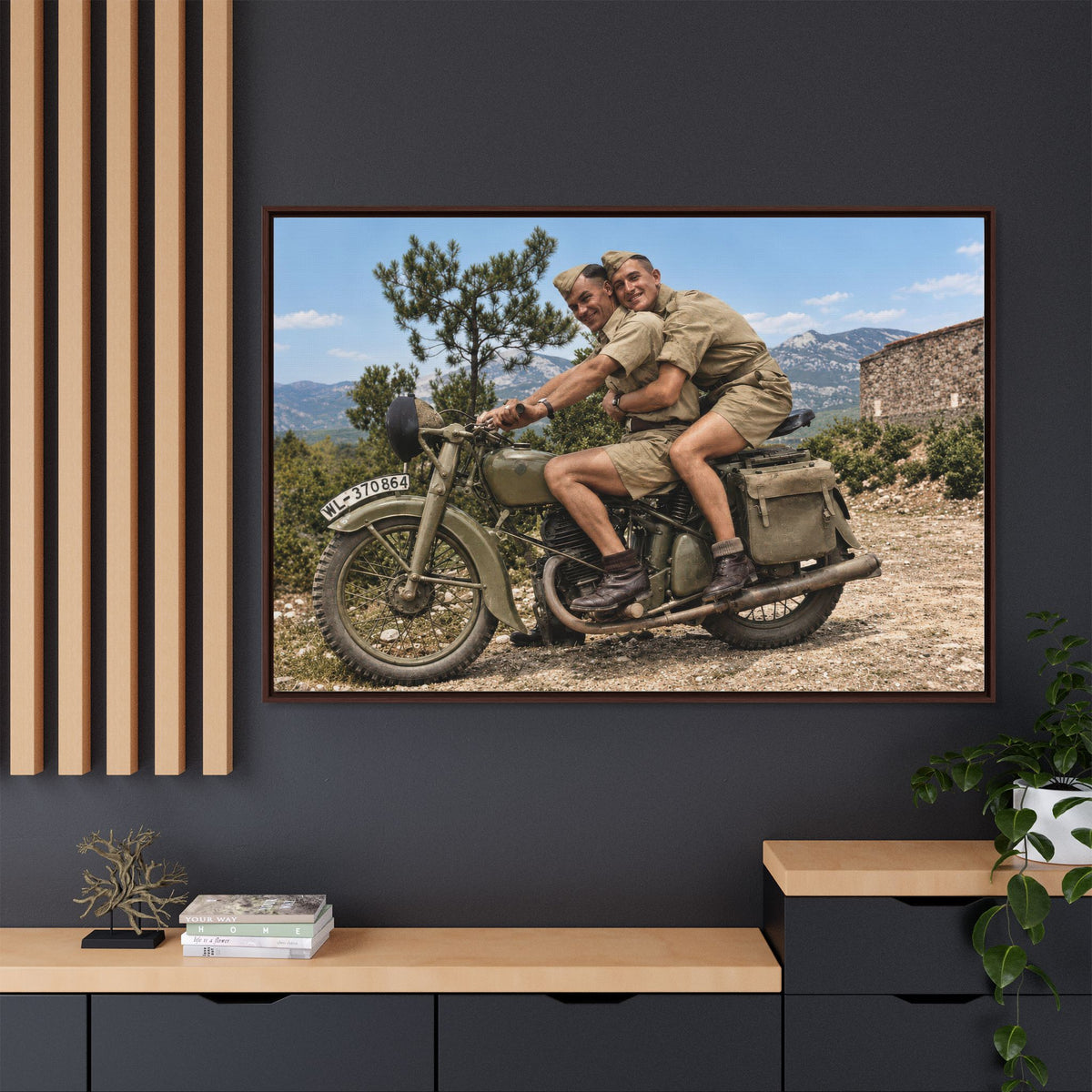 paire 166 | Framed Vintage Photo - Matte Canvas