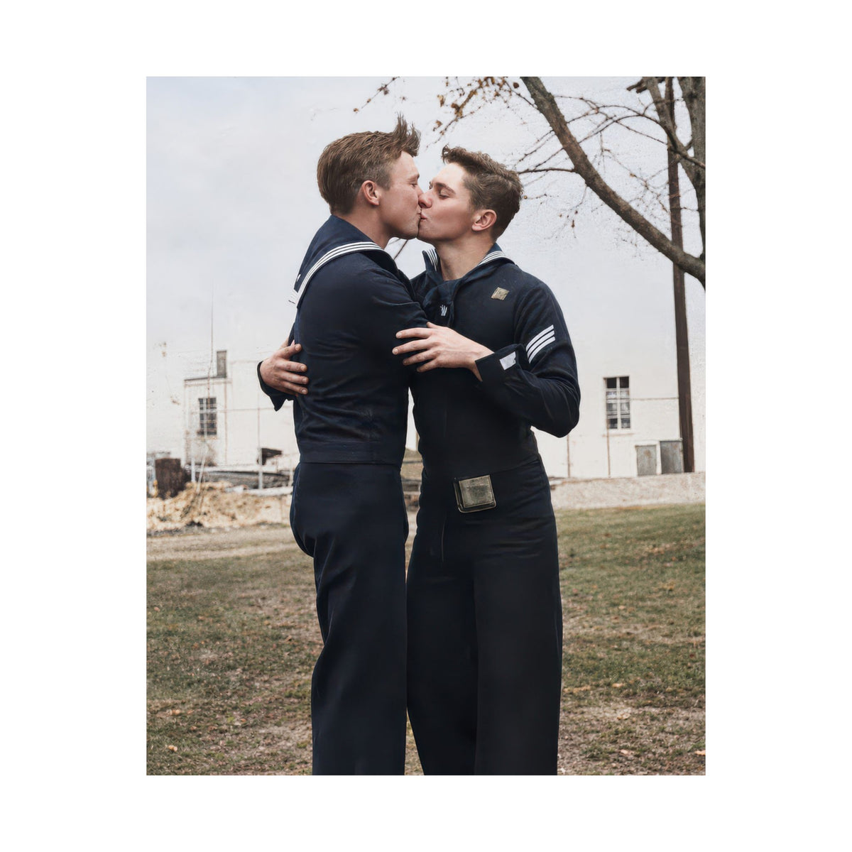 Paire 034 | Two Sailors Kissing Outdoors | Vintage Photography Poster