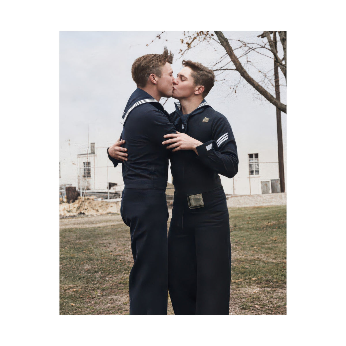 Paire 034 | Two Sailors Kissing Outdoors | Vintage Photography Poster