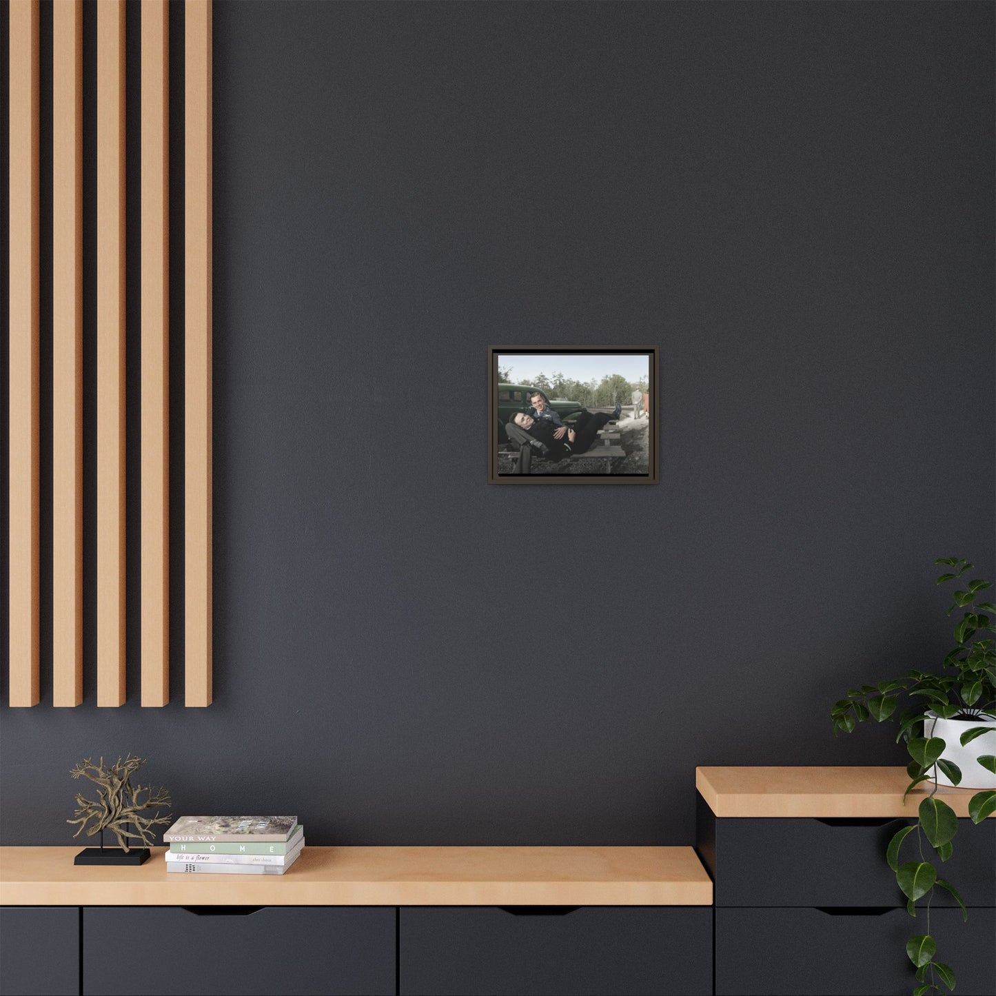 paire 107 | Framed Vintage Photo - Matte Canvas