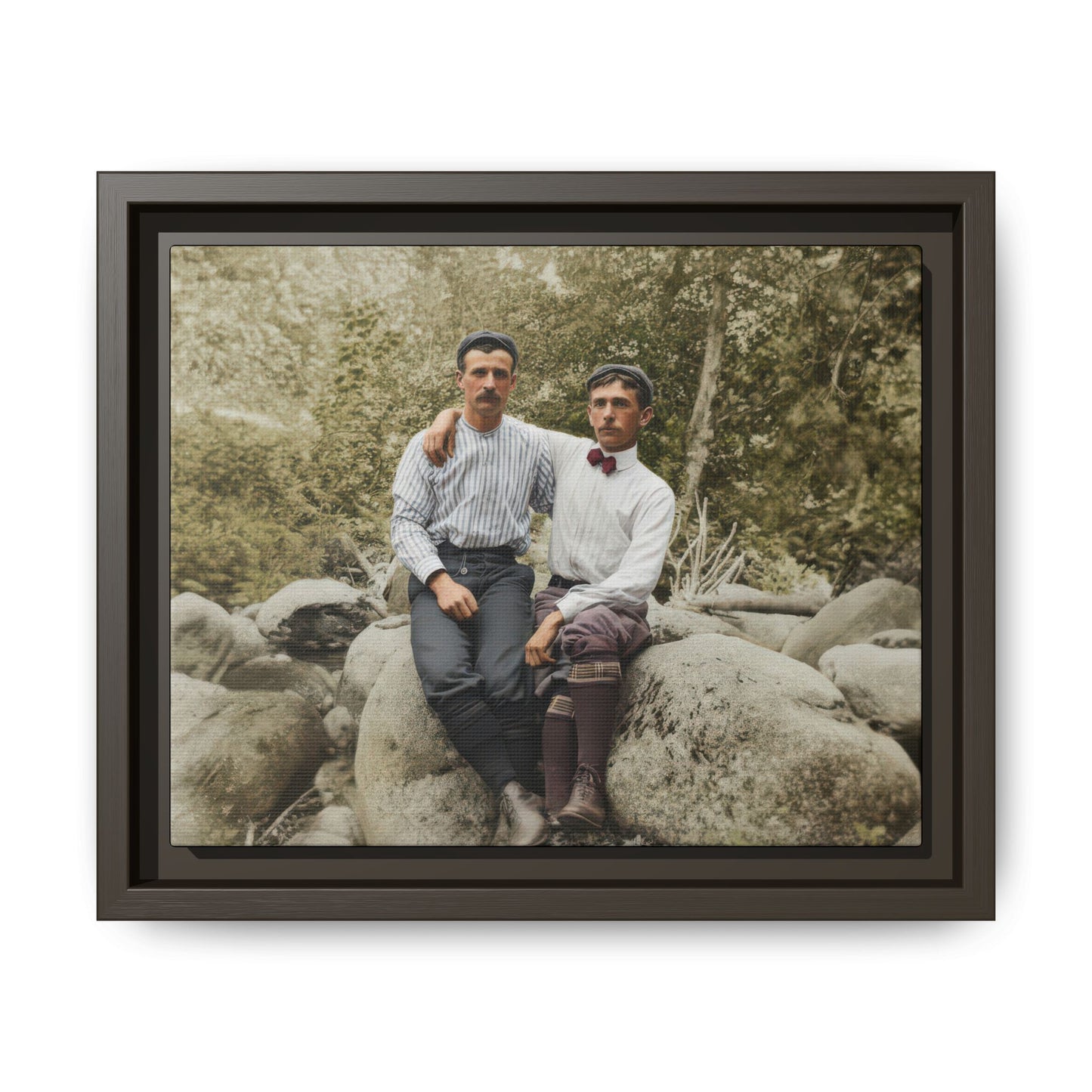 paire 113 | Framed Vintage Photo - Matte Canvas