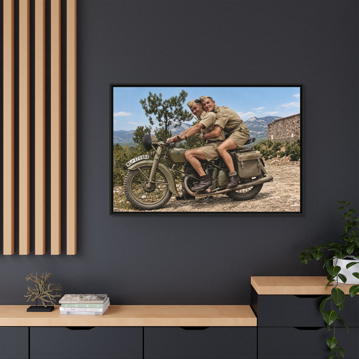 paire 166 | Framed Vintage Photo - Matte Canvas