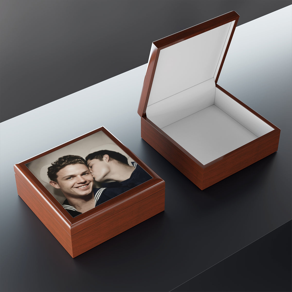 Paire 035 | Vintage Photobooth Series | A Kiss on the Cheek Keepsake Box