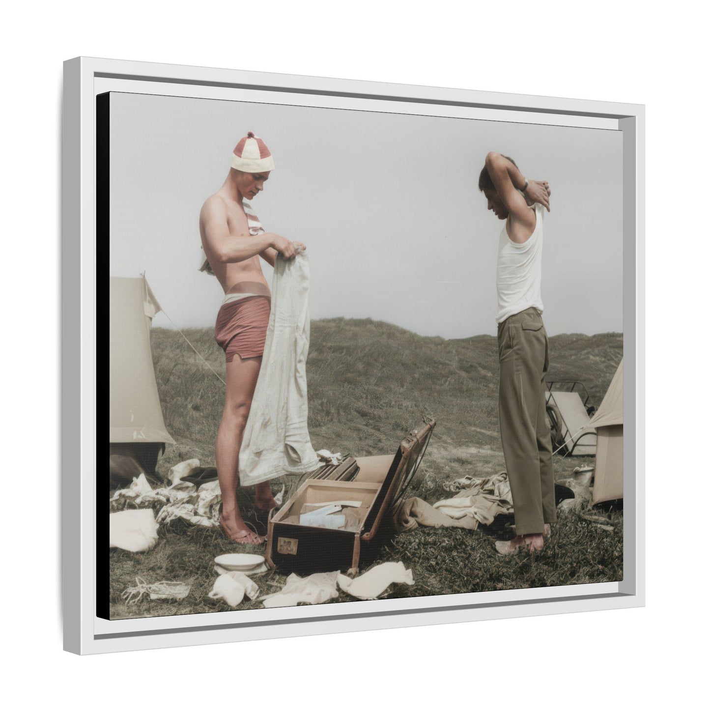 paire 077 | Framed Vintage Photo - Matte Canvas