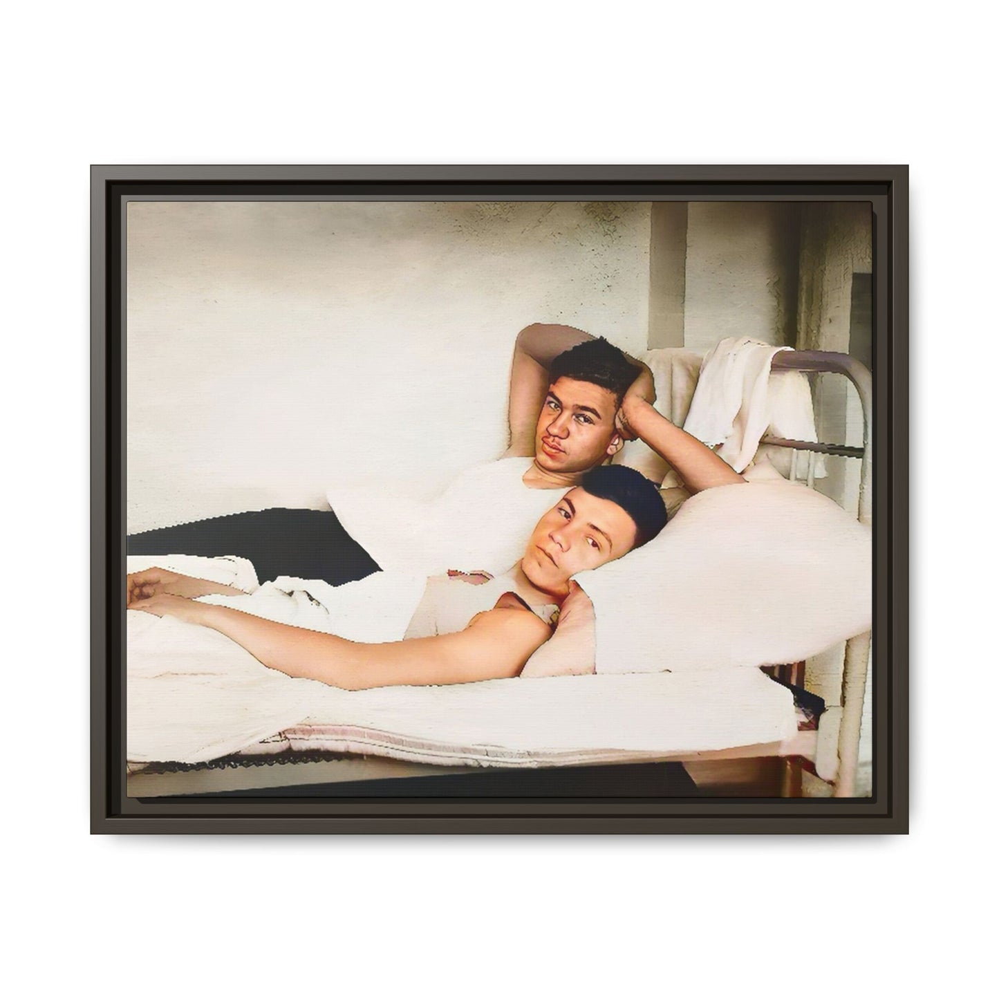 paire 118 | Framed Vintage Photo - Matte Canvas