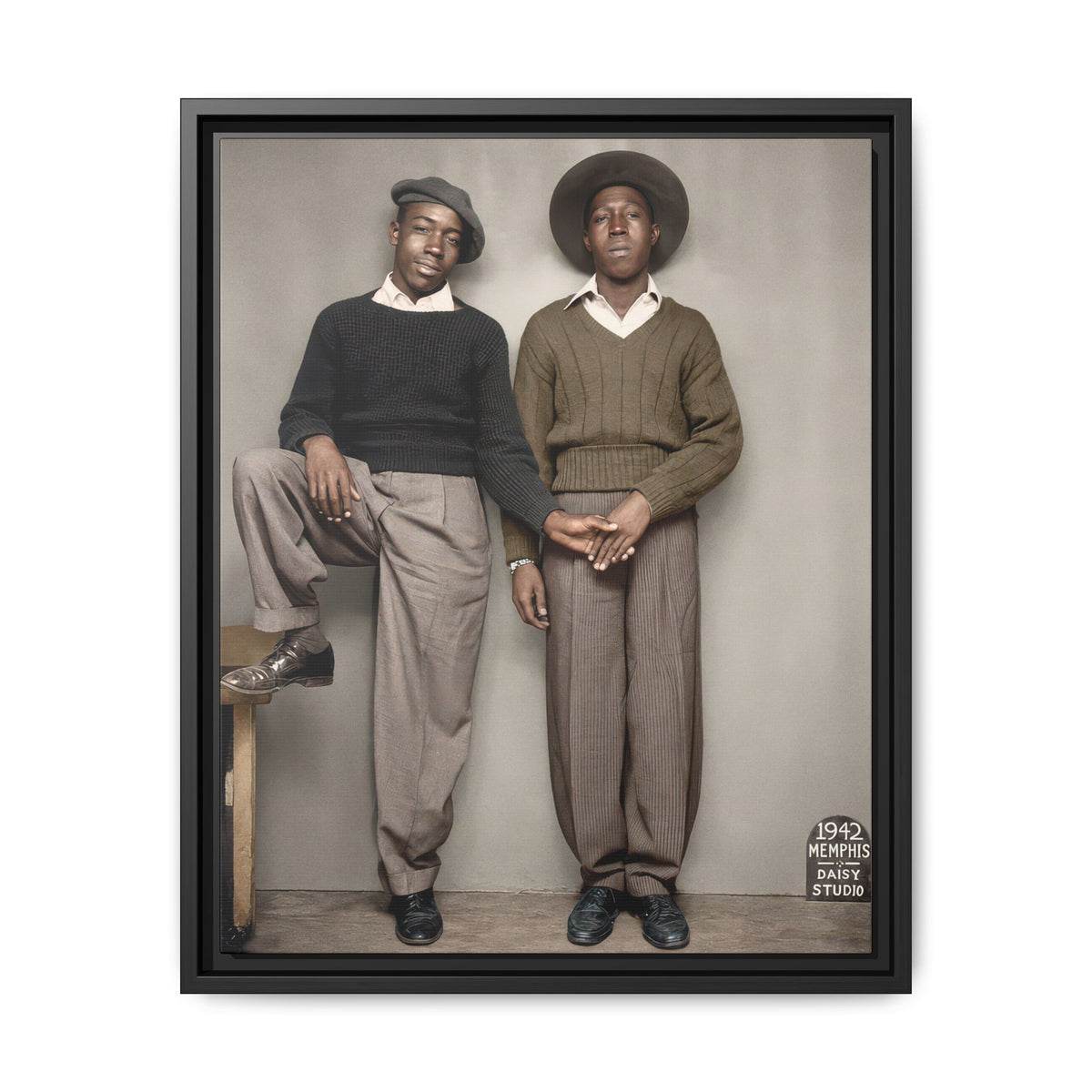 paire 161 | Framed Vintage Photo - Matte Canvas