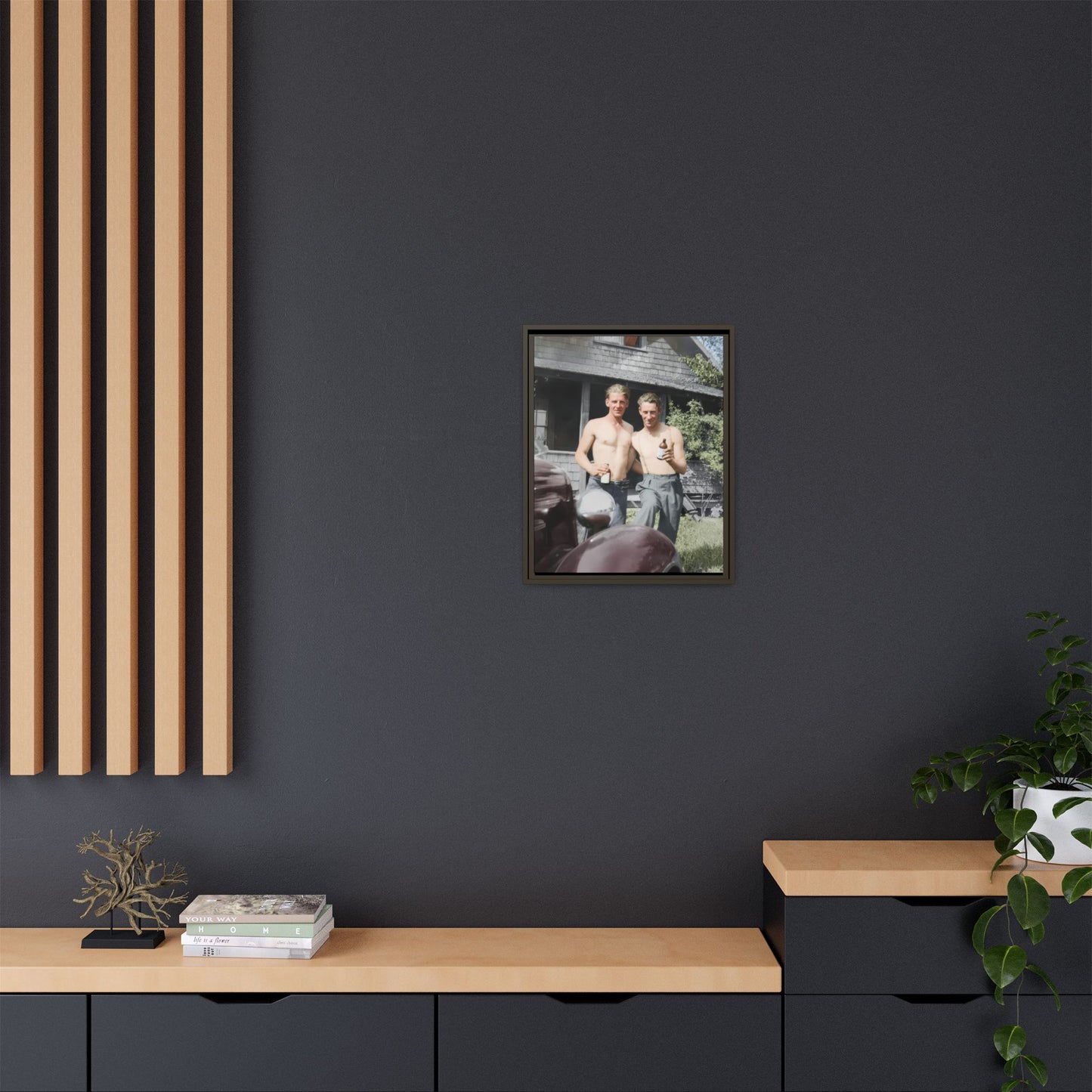 paire 109 | Framed Vintage Photo - Matte Canvas