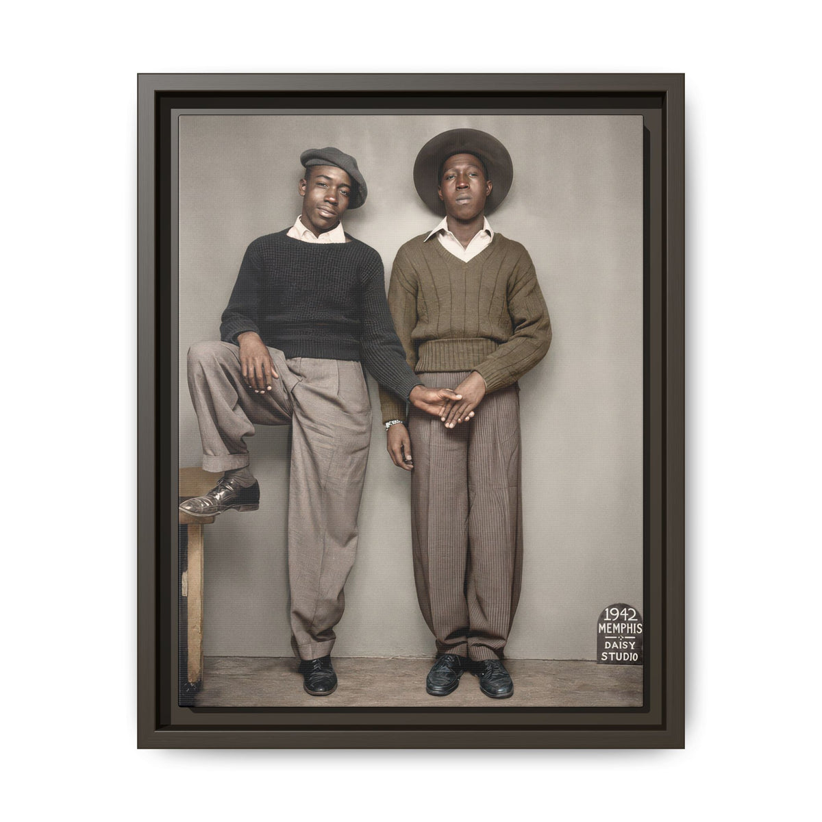 paire 161 | Framed Vintage Photo - Matte Canvas