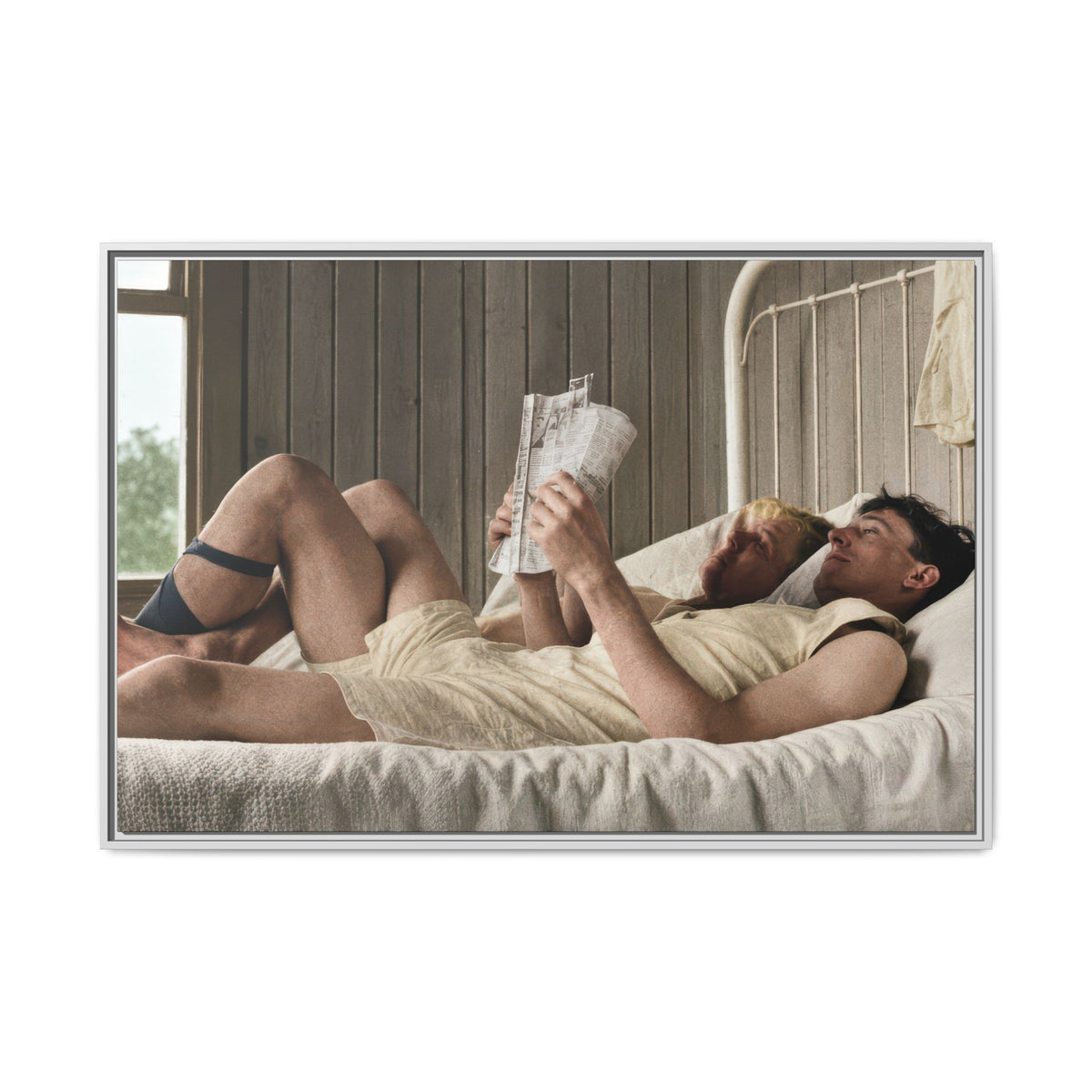 paire 160 | Framed Vintage Photo - Matte Canvas