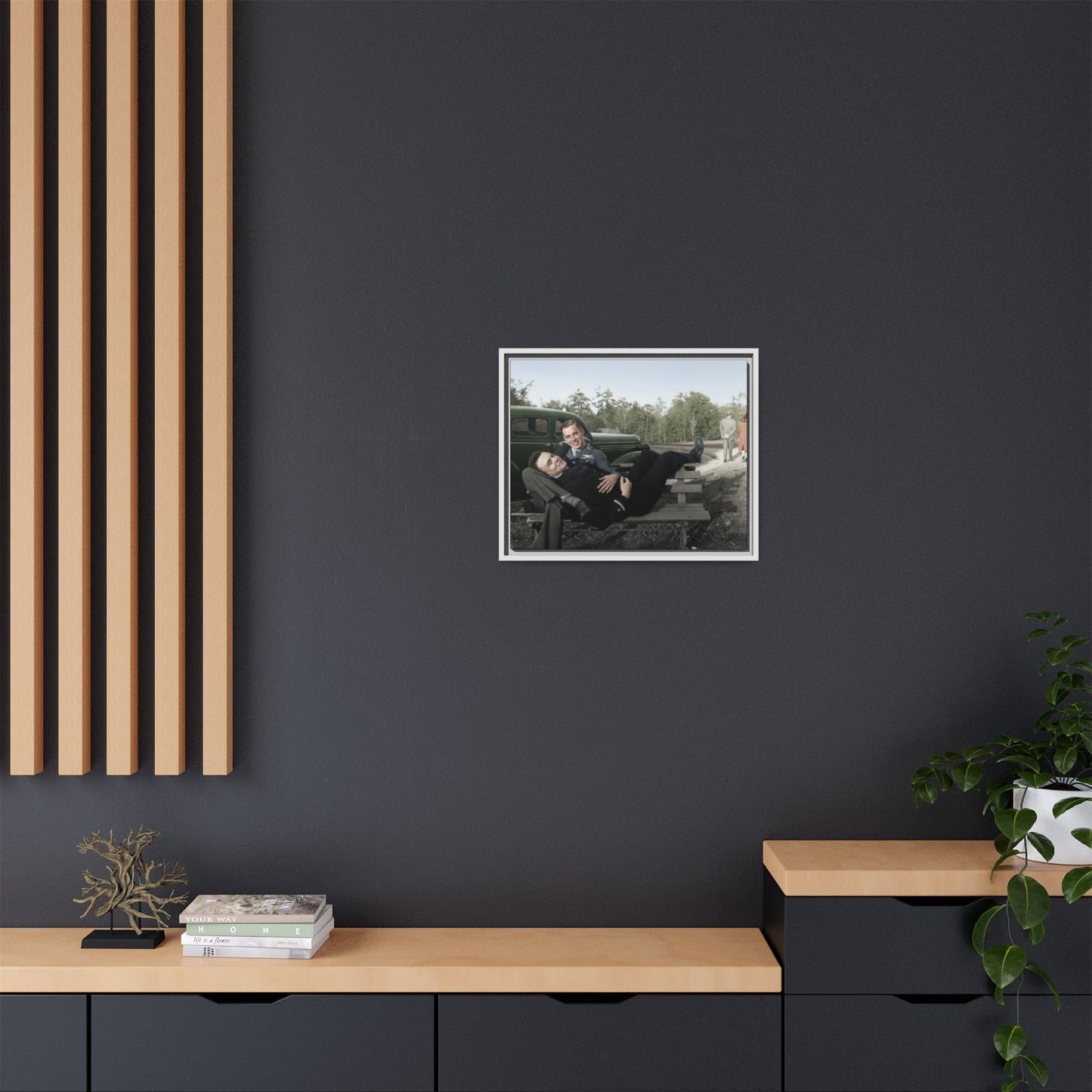 paire 107 | Framed Vintage Photo - Matte Canvas