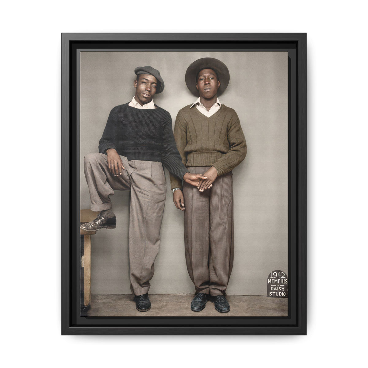 paire 161 | Framed Vintage Photo - Matte Canvas