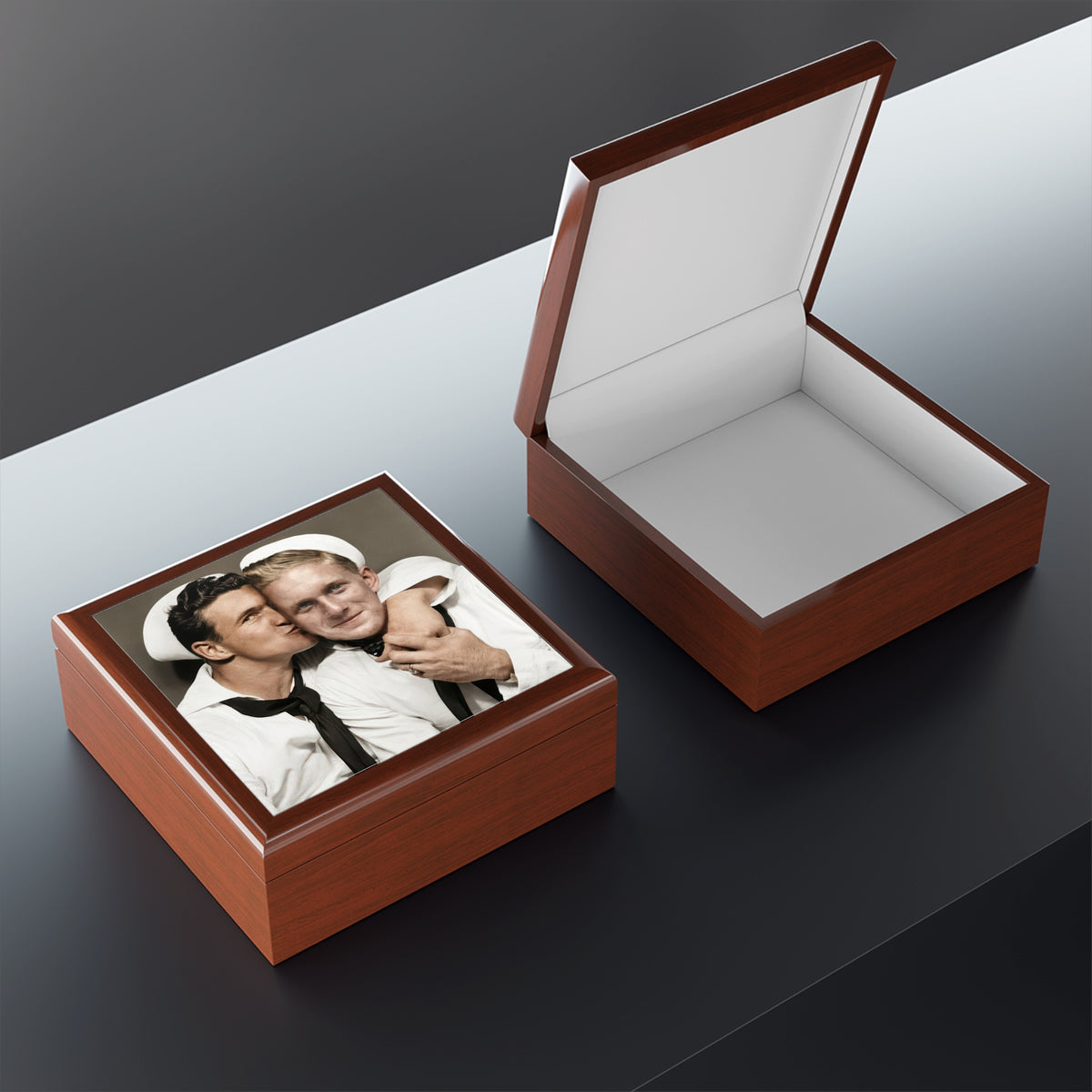 Paire 156 | Vintage Photobooth Series | Sailor Cheek Kiss Keepsake Box