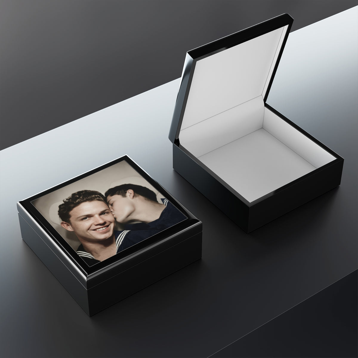 Paire 035 | Vintage Photobooth Series | A Kiss on the Cheek Keepsake Box