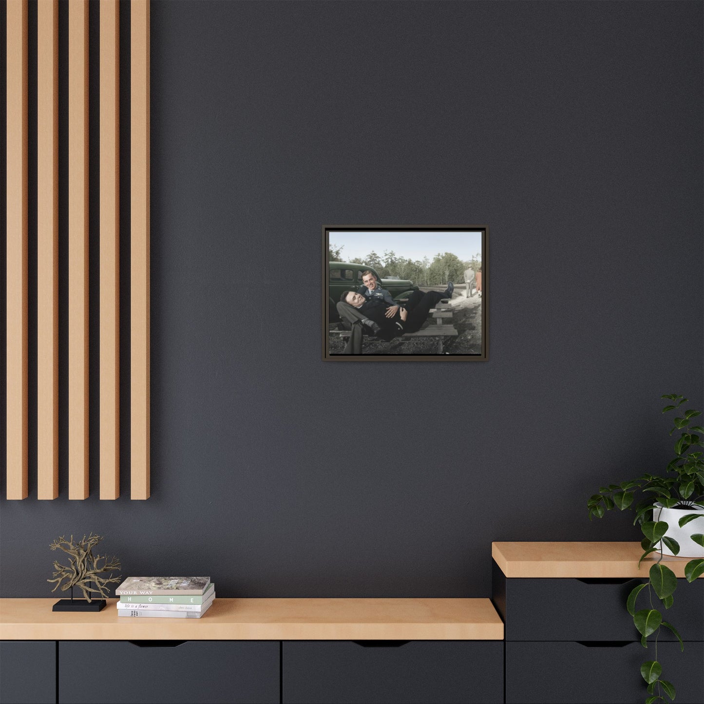 paire 107 | Framed Vintage Photo - Matte Canvas