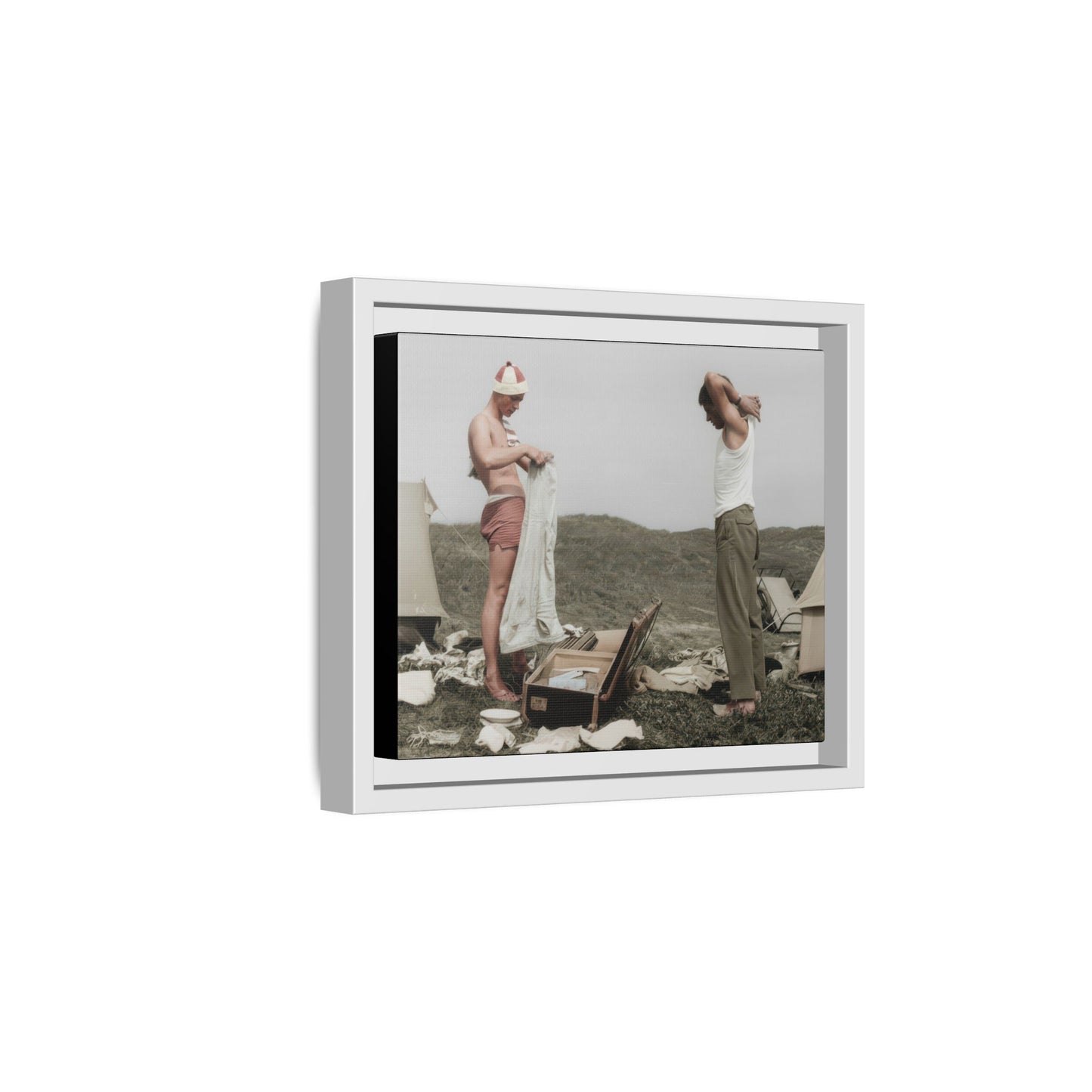 paire 077 | Framed Vintage Photo - Matte Canvas