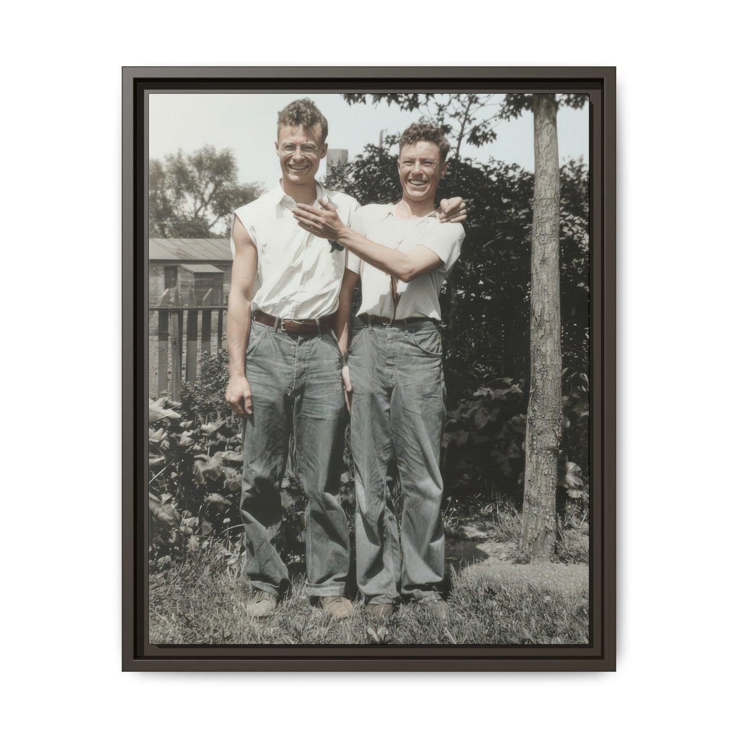 paire 052 | Framed Vintage Photo - Matte Canvas