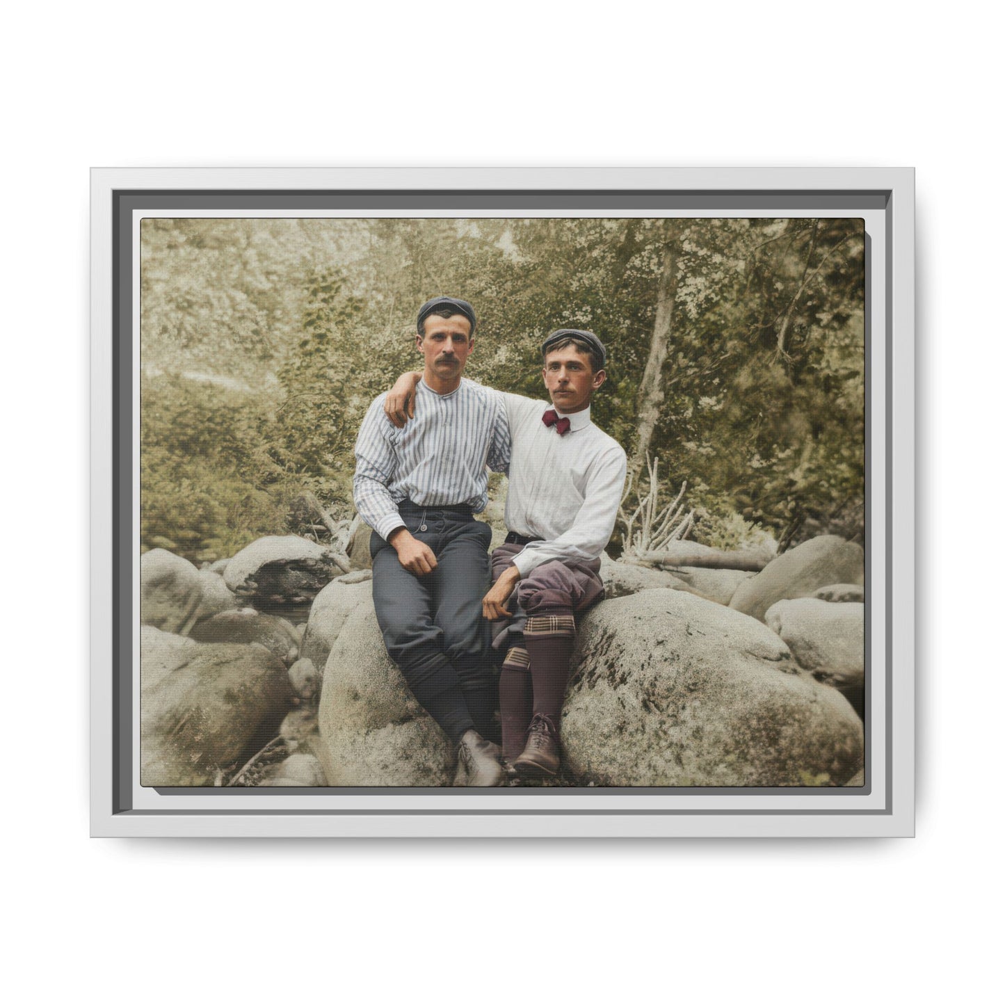 paire 113 | Framed Vintage Photo - Matte Canvas