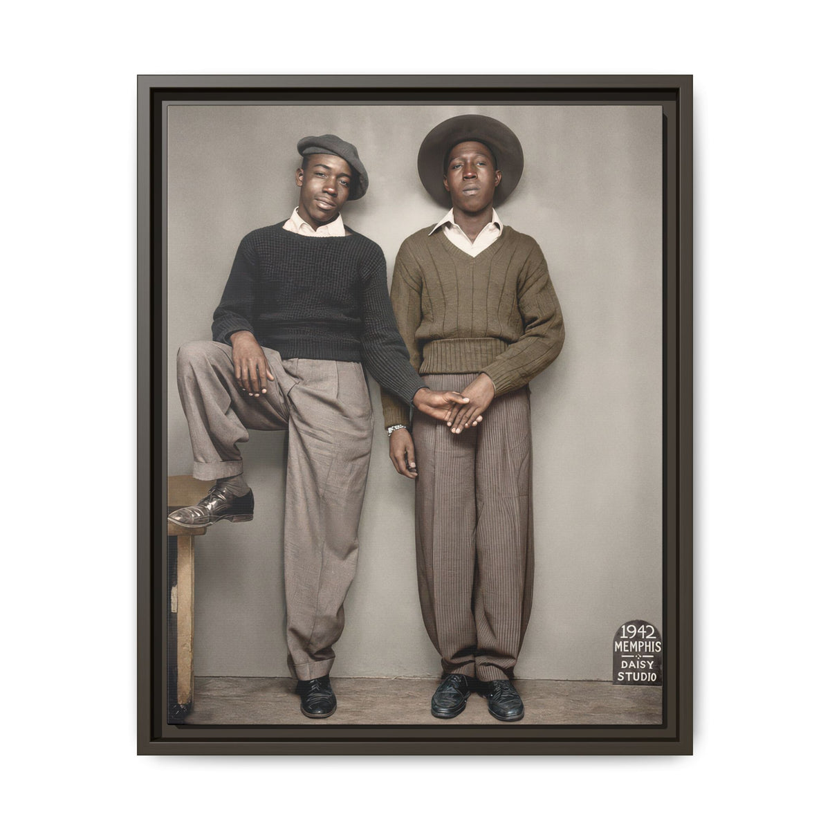 paire 161 | Framed Vintage Photo - Matte Canvas