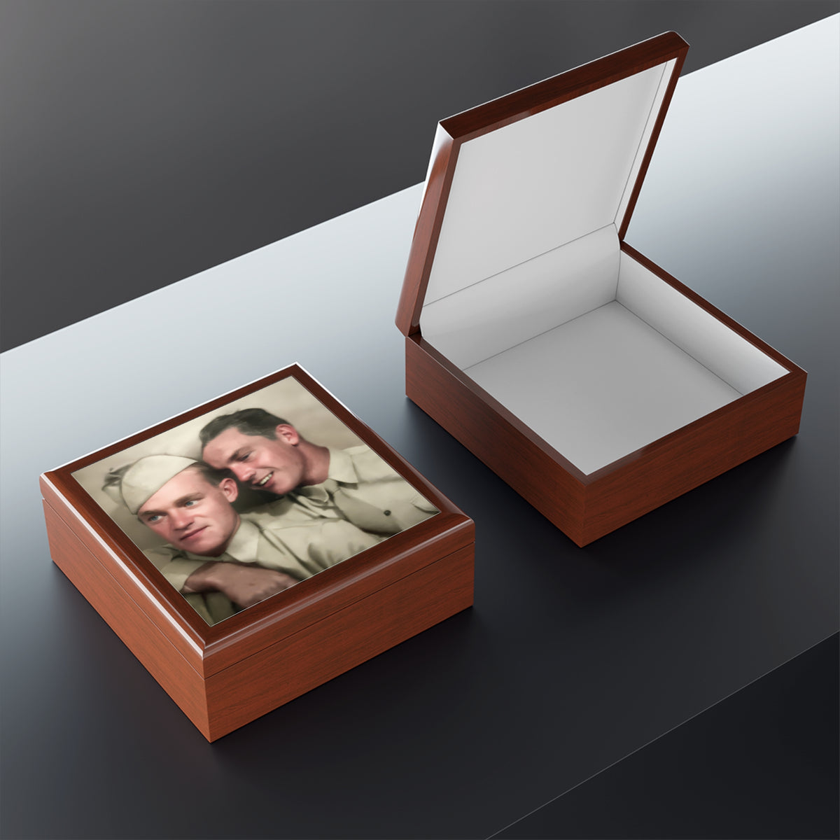 Paire 049 | Photobooth Series | A Place in Your Arms  Keepsake Box