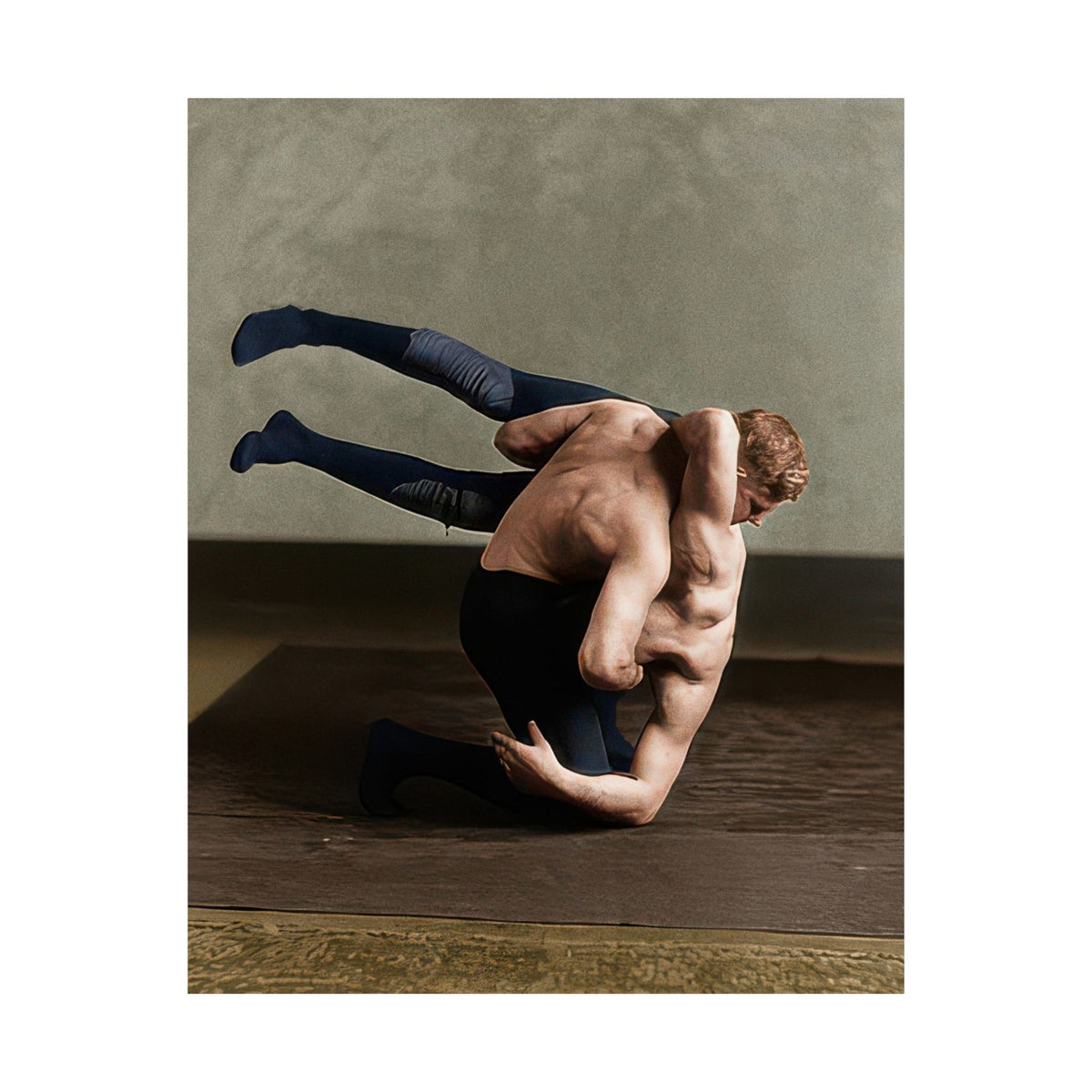 Athlétisme 026 | Two Wrestlers Demonstrating a Throw | Vintage