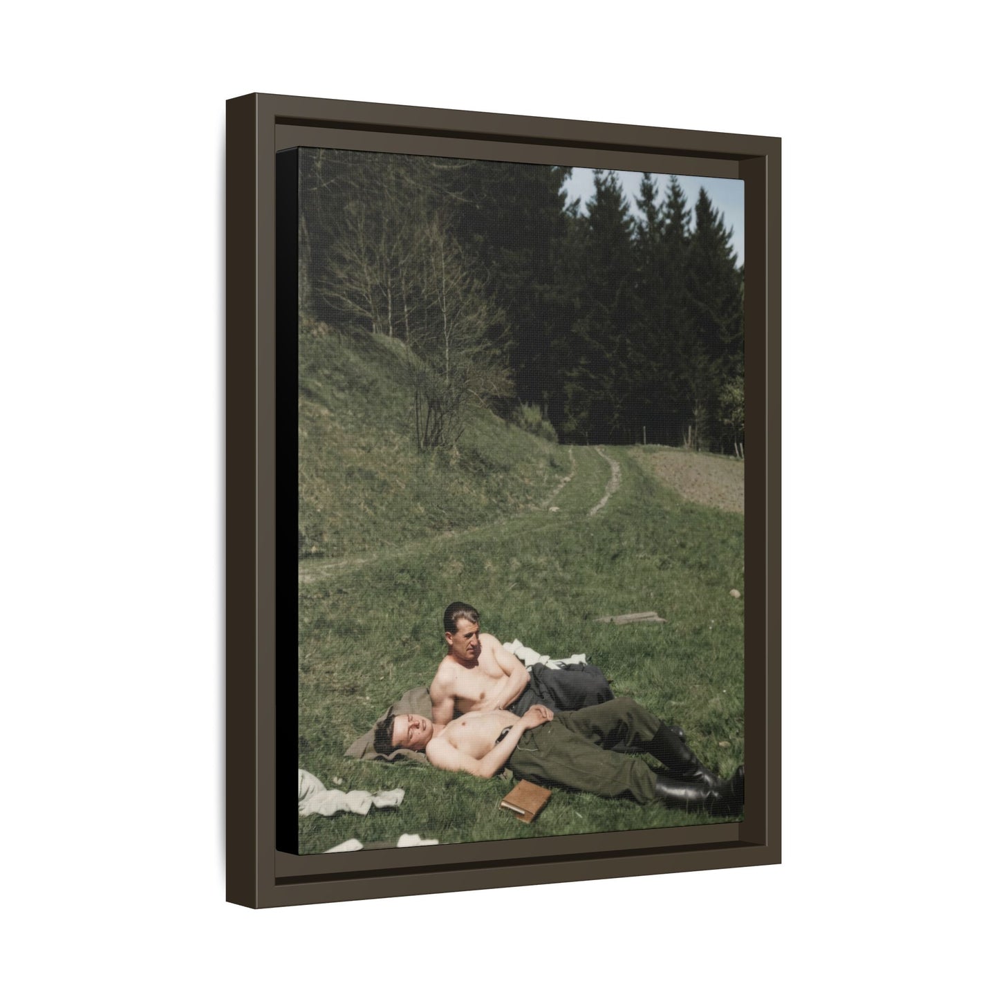 paire 073 | Framed Vintage Photo - Matte Canvas