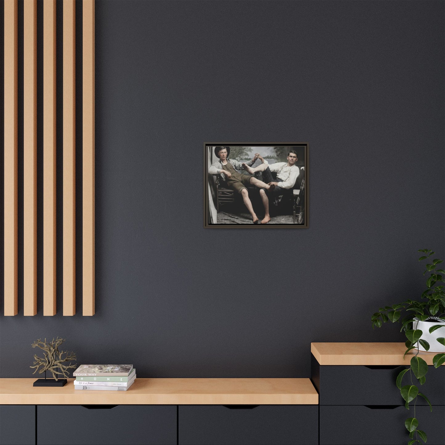 paire 118 | Framed Vintage Photo - Matte Canvas