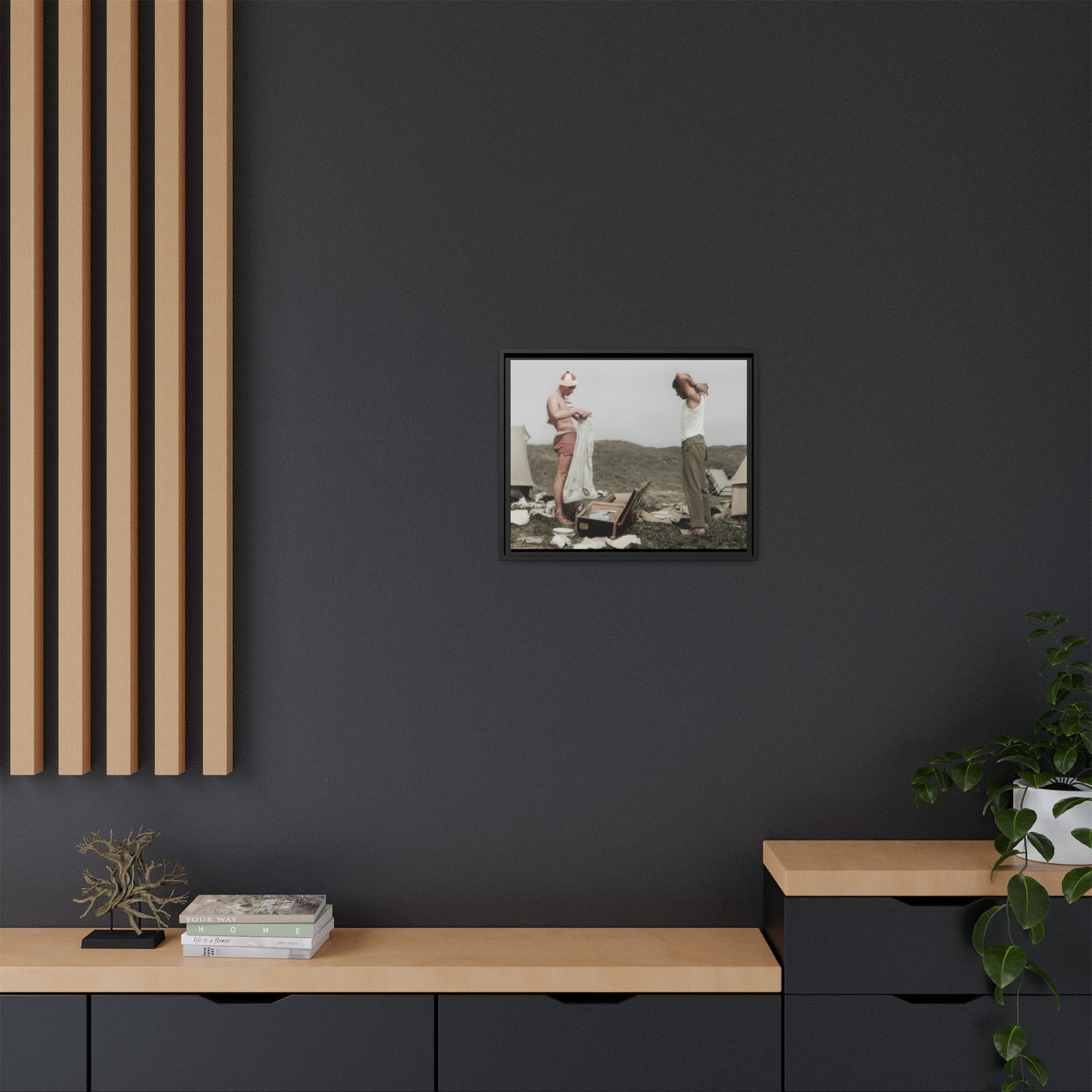paire 077 | Framed Vintage Photo - Matte Canvas